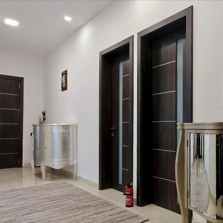 Modern House With Pool - 10 Guests Max Διαμέρισμα