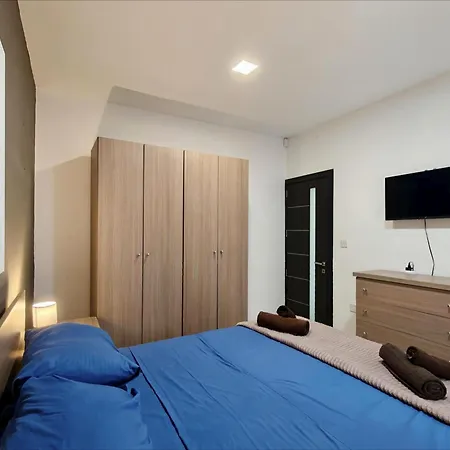Apartment Modern House With Pool - 10 Guests Max