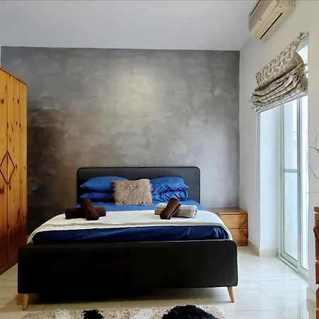 Modern House With Pool - 10 Guests Max