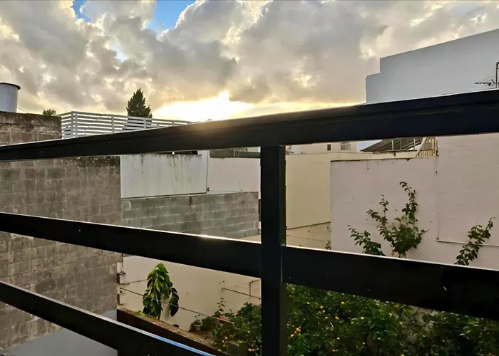 Modern House With Pool - 10 Guests Max