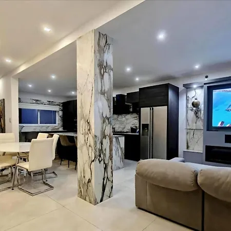 Appartement Modern House With Pool - 10 Guests Max *