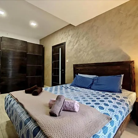 Modern House With Pool - 10 Guests Max דירה *