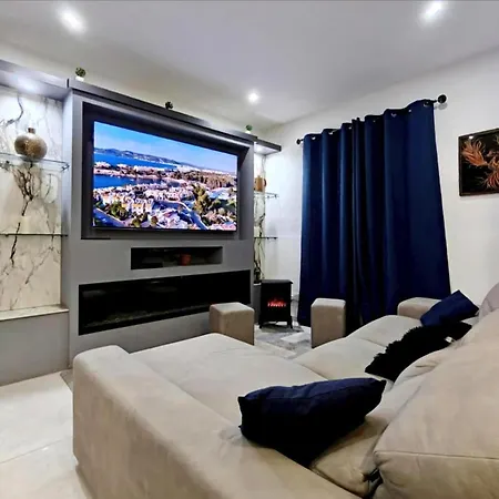 Appartement Modern House With Pool - 10 Guests Max