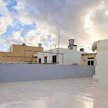 شقة Modern House With Pool - 10 Guests Max