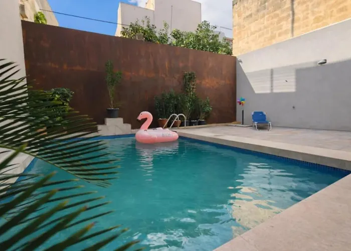 Modern House With Pool - 10 Guests Max