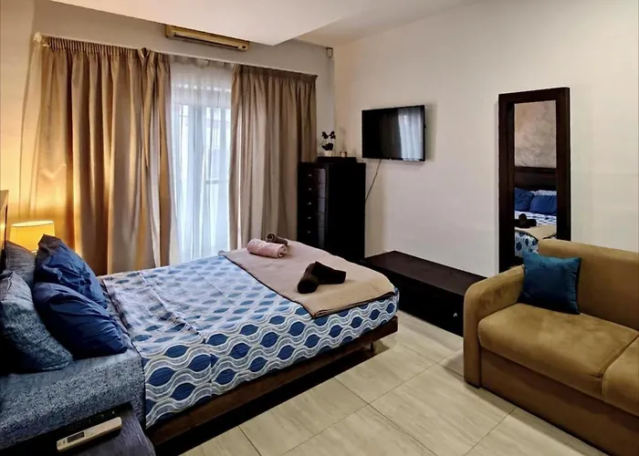 Modern House With Pool - 10 Guests Max Apartament